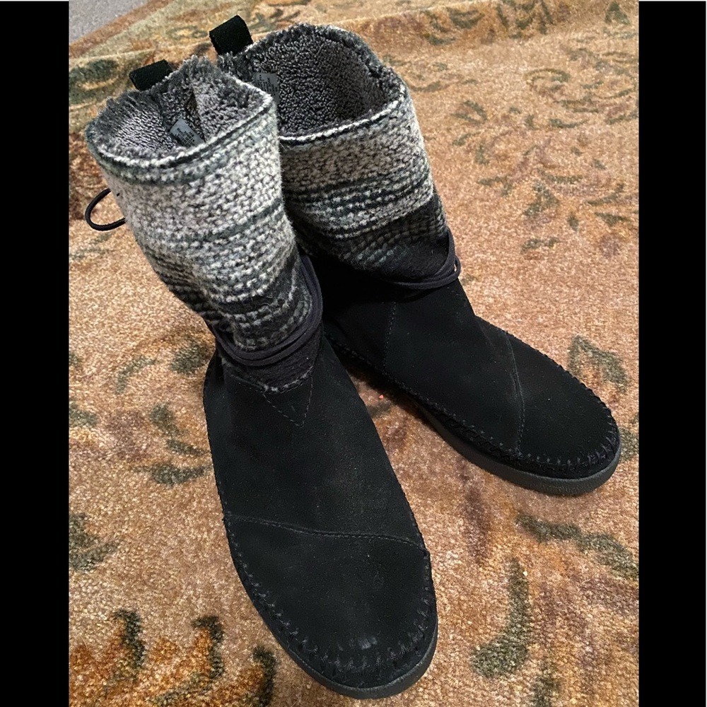Toms pull on boots
